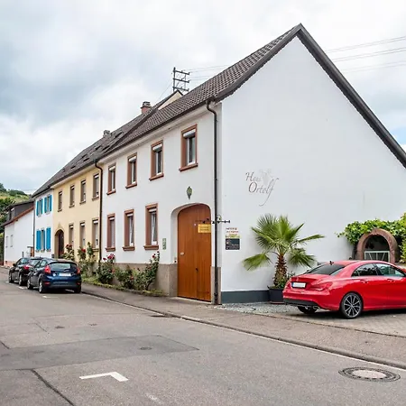 Haus Bienen Couette-café 3*