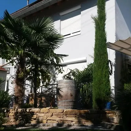 Haus Bienen Bed & Breakfast *