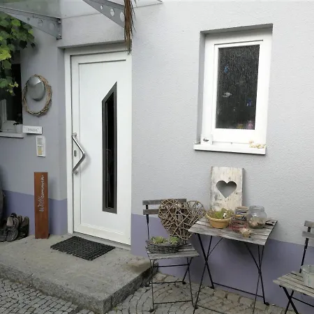 Bed & Breakfast Haus Bienen